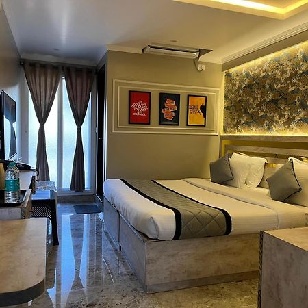 Hotel Lg Suites Bangalore Esterno foto