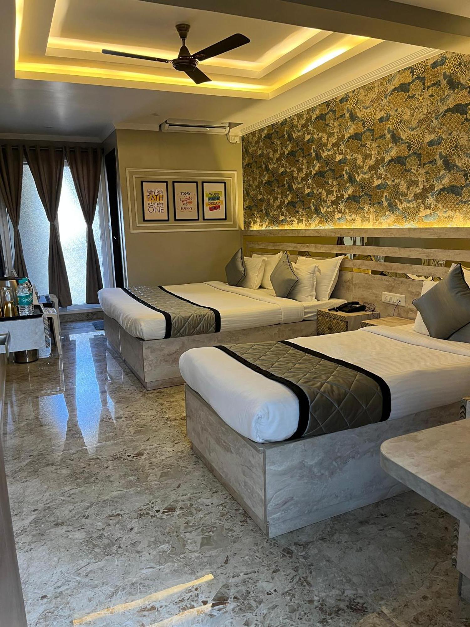 Hotel Lg Suites Bangalore Esterno foto
