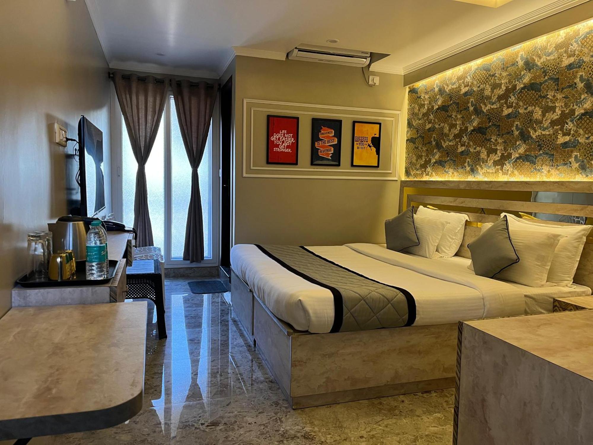 Hotel Lg Suites Bangalore Esterno foto